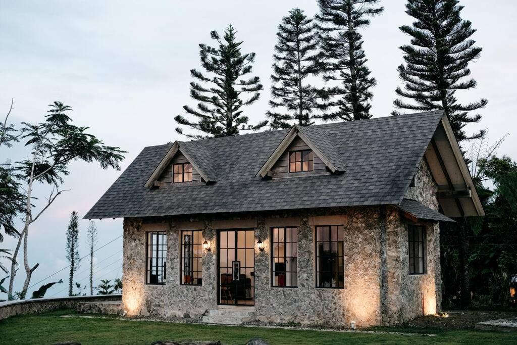 The Old Country Stone House Villa Cebu Exterior foto