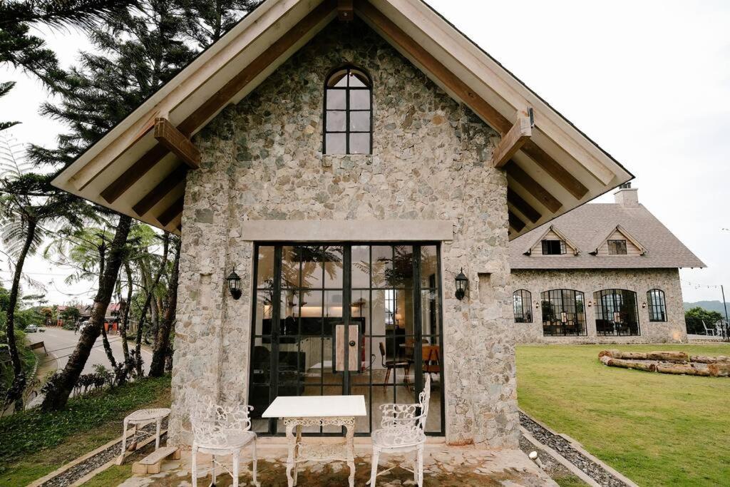 The Old Country Stone House Villa Cebu Exterior foto
